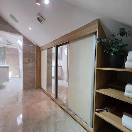 Gracian Omb Foxrock Luxury Villa Dublin