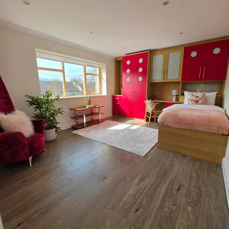 Gracian Omb Foxrock Luxury *