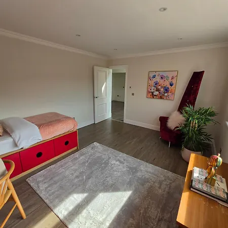 Gracian Omb Foxrock Luxury * Dublin
