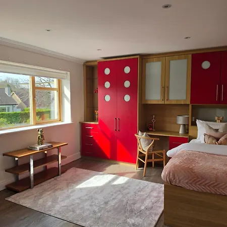 Gracian Omb Foxrock Luxury *