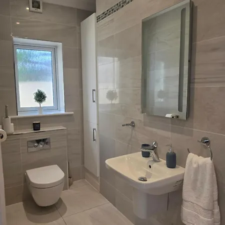 Gracian Omb Foxrock Luxury * Dublin