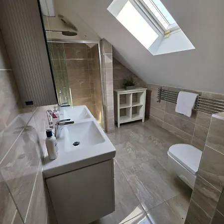 Gracian Omb Foxrock Luxury * Dublin